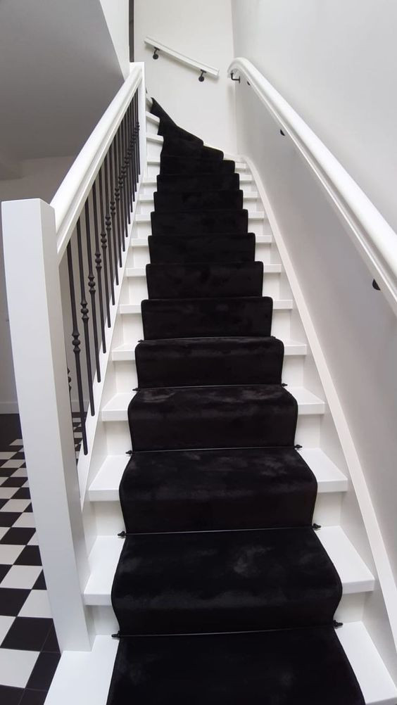 STONE 99  •  Black